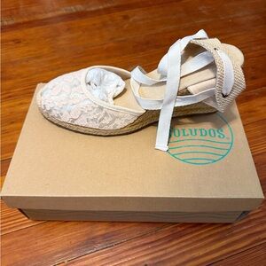 NIB Soludos Lace Espadrille - Cream
